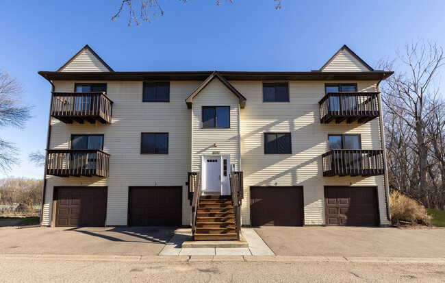 5070 Division Ave, Unit 4 in White Bear Lake, MN - Building Photo - Building Photo
