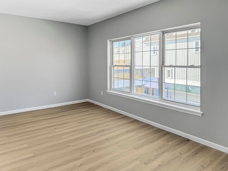 729-731-731 Broadway in Bayonne, NJ - Building Photo