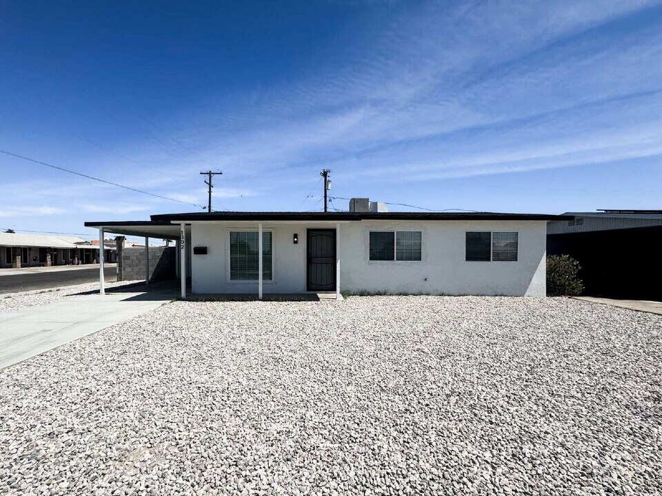 1302 E Morrison St in Yuma, AZ - Building Photo