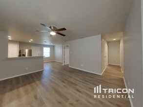 9414 Sandy Rdg Wy in San Antonio, TX - Building Photo - Building Photo