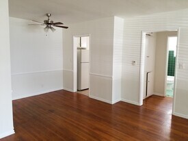 1347 N Alta Vista Blvd in Los Angeles, CA - Building Photo