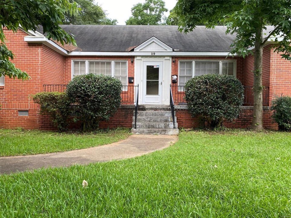 19 Calhoun Rd in Montgomery, AL - Foto de edificio