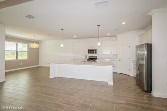 19063 Hanley Blvd in Estero, FL - Building Photo - Building Photo