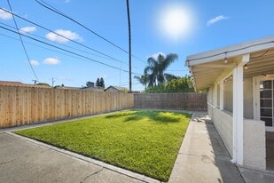 520 McKnight Ln in Vacaville, CA - Building Photo