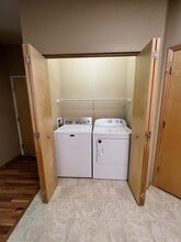 1275 Alexander Way, Unit 303 in North Liberty, IA - Building Photo - Building Photo