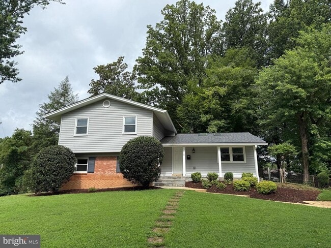 property at 3210 Old Robin St