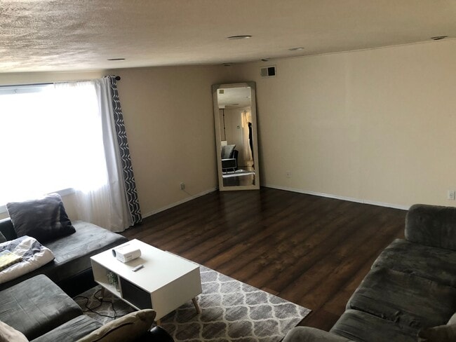 property at 1601 E Cottonwood St