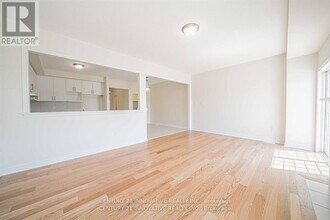 13 Jevons Dr in Ajax, ON - Building Photo - Building Photo