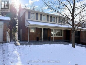 8 Ravencliff Crescent in Toronto, ON - Building Photo - Building Photo