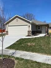 21388 W 215th Ter in Spring Hill, KS - Building Photo - Building Photo
