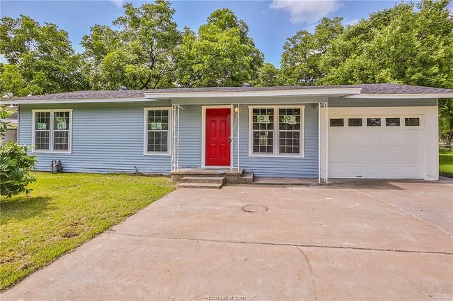property at 905 N Banks St