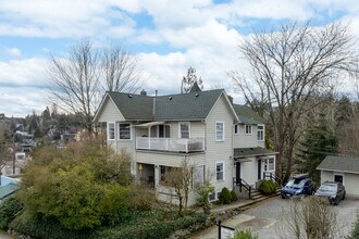 5511 25th Ave NE in Seattle, WA - Building Photo - Primary Photo