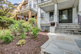 1362 Otis Pl NW in Washington, DC - Building Photo - Building Photo