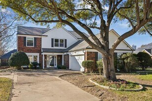 709 Bridget Way in Hurst, TX - Building Photo