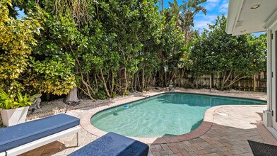 5920 NE 21st Way in Fort Lauderdale, FL - Building Photo - Building Photo