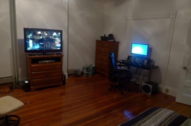 property at 862 Huntington Ave