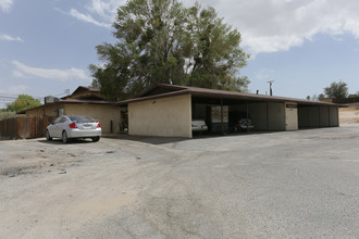 15793 Mondamon Rd in Apple Valley, CA - Building Photo - Building Photo