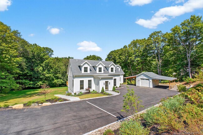 64 Stonehouse Rd in Somers, NY - Building Photo - Building Photo