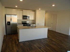640 Koslin Ct in Calera, AL - Building Photo - Building Photo