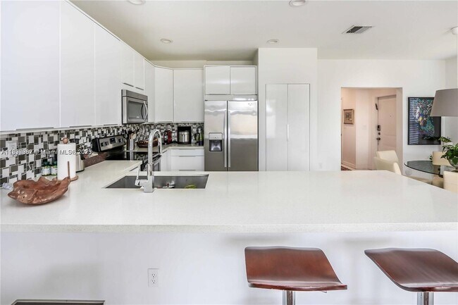 476 NE 194th Terrace in Miami, FL - Building Photo - Building Photo