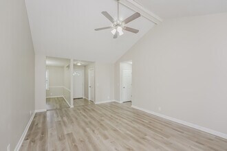 5040 Trailwater Dr in Nashville, TN - Building Photo - Building Photo