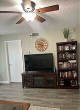 5651 Rattlesnake Hammock Rd in Naples, FL - Building Photo - Building Photo