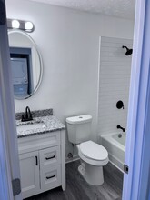 1724 Wesley Way NW, Unit C in Conyers, GA - Foto de edificio - Building Photo