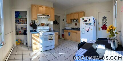 108 Hyde Park Ave, Unit 3 in Boston, MA - Building Photo - Building Photo