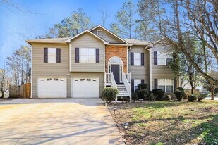 12 Oak Crest Ct, Unit 1 in Dallas, GA - Building Photo