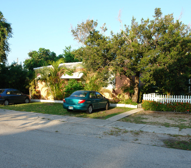 1813 SE 1st Ave in Fort Lauderdale, FL - Building Photo - Building Photo