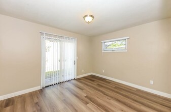 2249 Accomac Ave in San Diego, CA - Building Photo - Building Photo