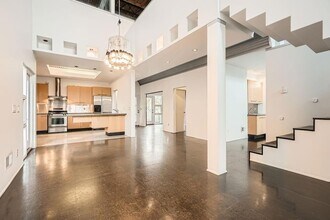 1024 Hemphill Ave NW, Unit L-B The Meadow Court in Atlanta, GA - Building Photo - Building Photo
