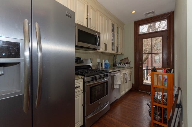 12 Worthington St, Unit 2