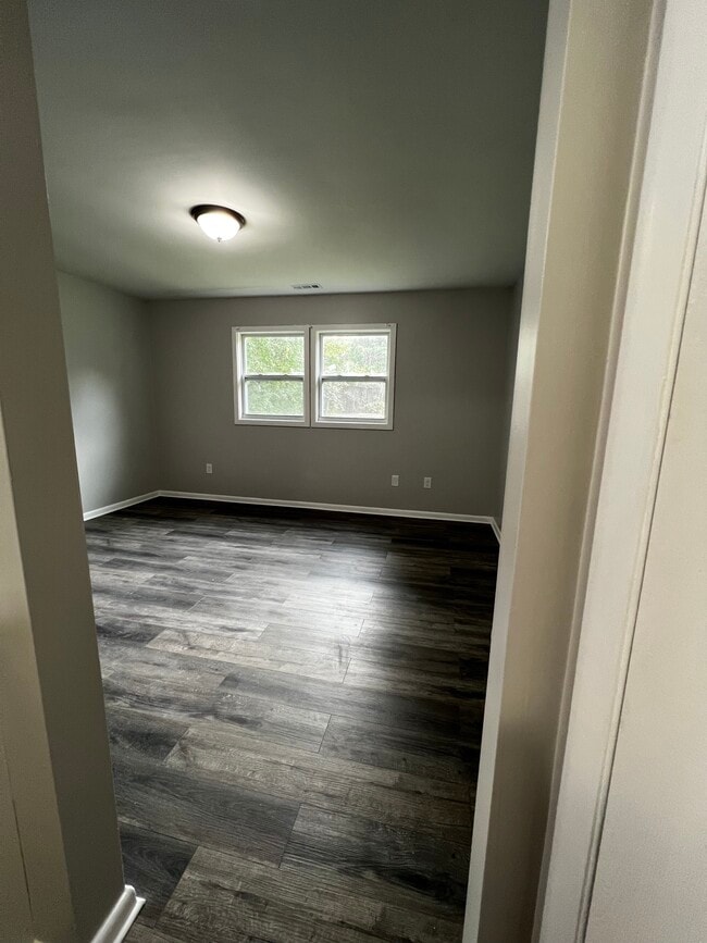 4 Plantation Ln, Unit D in Queensbury, NY - Foto de edificio - Building Photo