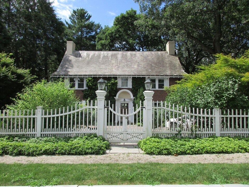 115 Aspen Ave in Newton, MA - Building Photo