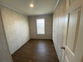 27 Bradley Ln in West Branch, IA - Building Photo - Building Photo