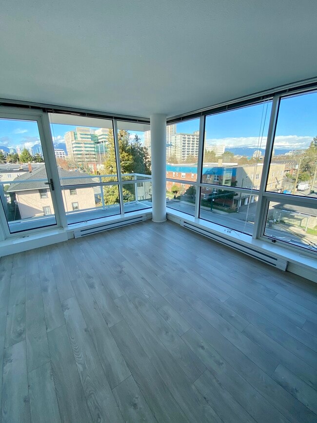 property at 2975 Oak St