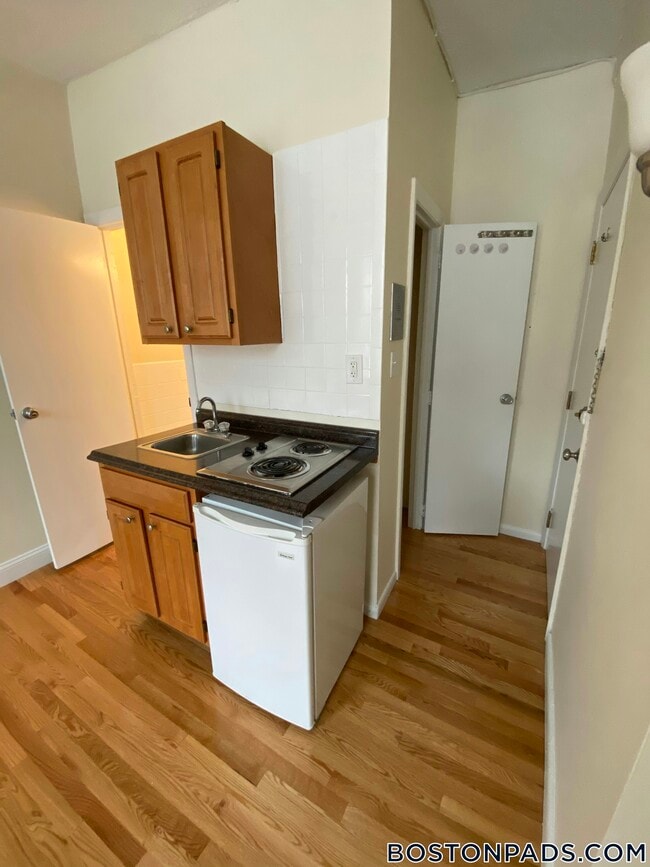 53 S Huntington Ave in Boston, MA - Building Photo - Building Photo