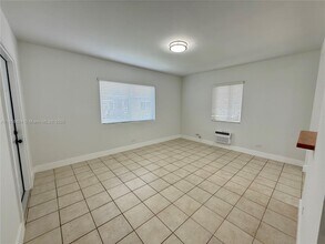 2215 Madison St in Hollywood, FL - Building Photo - Building Photo