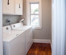 41 Belknap St, Unit #2 in Somerville, MA - Building Photo - Building Photo