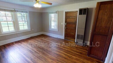 1207 Cherokee Dr in Hendersonville, NC - Building Photo - Building Photo