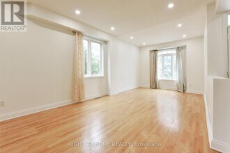 11 Cheltonia Way in Ottawa, ON - Building Photo - Building Photo