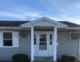 1017 Ebersole Blvd, Unit Apt C in Fostoria, OH - Building Photo