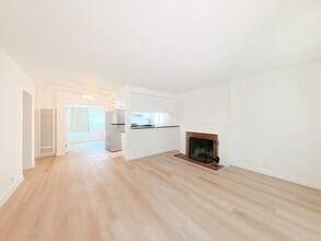 2428 Ocean Ave in Los Angeles, CA - Building Photo - Building Photo