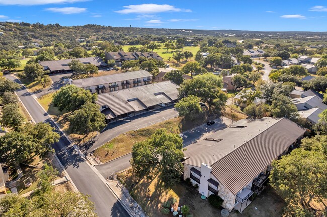 1206 Hi StirrupUnit 305 in Horseshoe Bay, TX - Building Photo - Building Photo