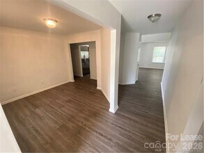 1425 Eastway Dr in Dallas, NC - Building Photo - Building Photo