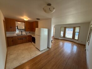 3537 Holmes Ave S in Minneapolis, MN - Foto de edificio - Building Photo