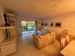 7281 Amberly Ln in Delray Beach, FL - Foto de edificio - Building Photo
