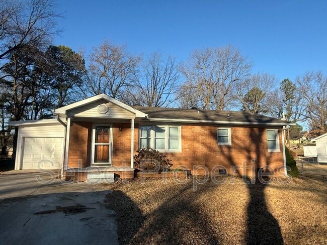 property at 2303 Circle