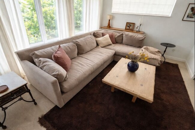 property at 4887 E Willowbrooke Cir